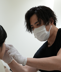 タレ目尻切開（目尻靭帯移動） × グラマラスライン形成