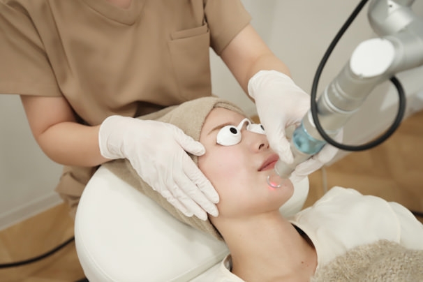 美容皮膚科の特徴と広島ヤヨイクリニックの人気施術を徹底解説!